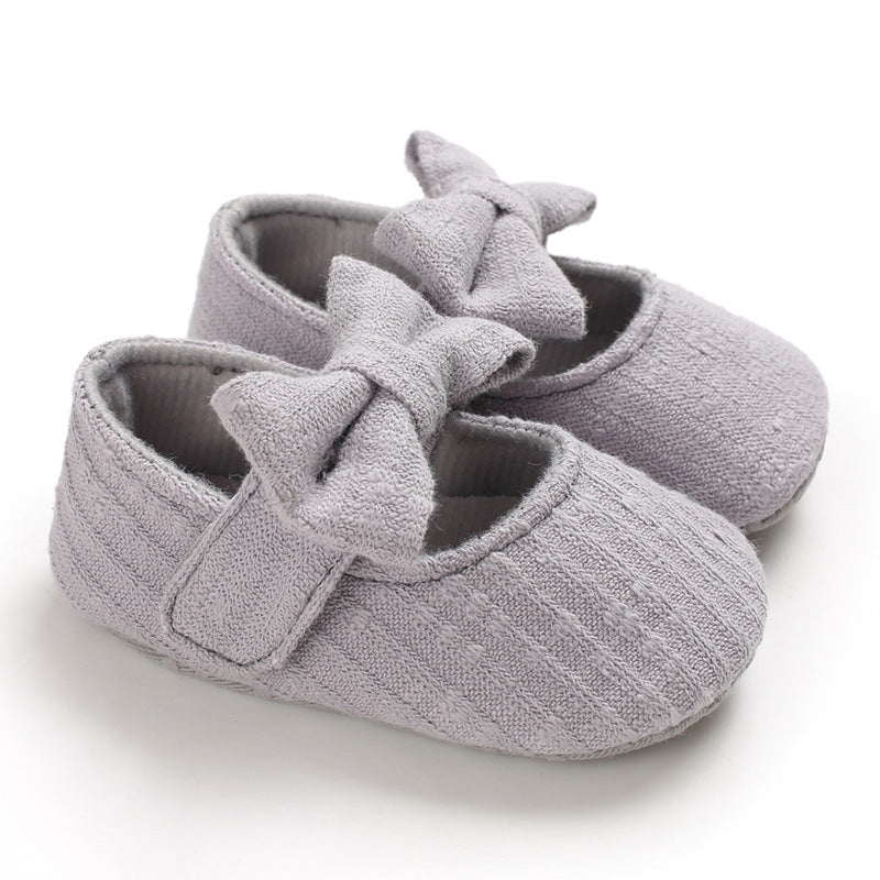 The Perfect Fit for Your Little Princess: Baby Wool Knitted Bow Shoes